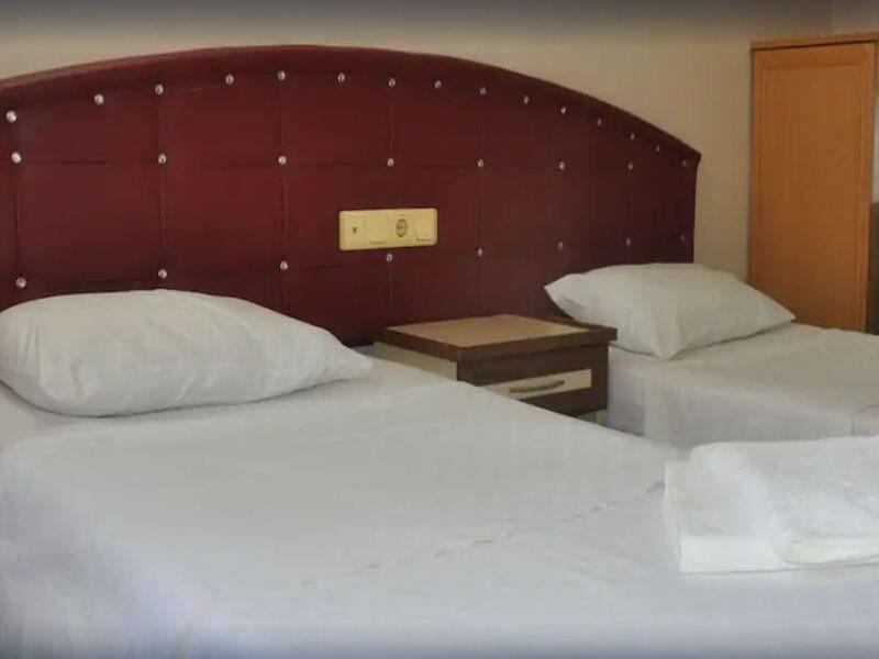 Basils Hotel apartamentowy 2*