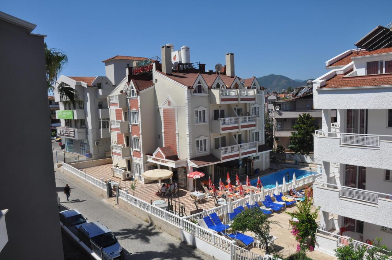 Basils Hotel apartamentowy 2*