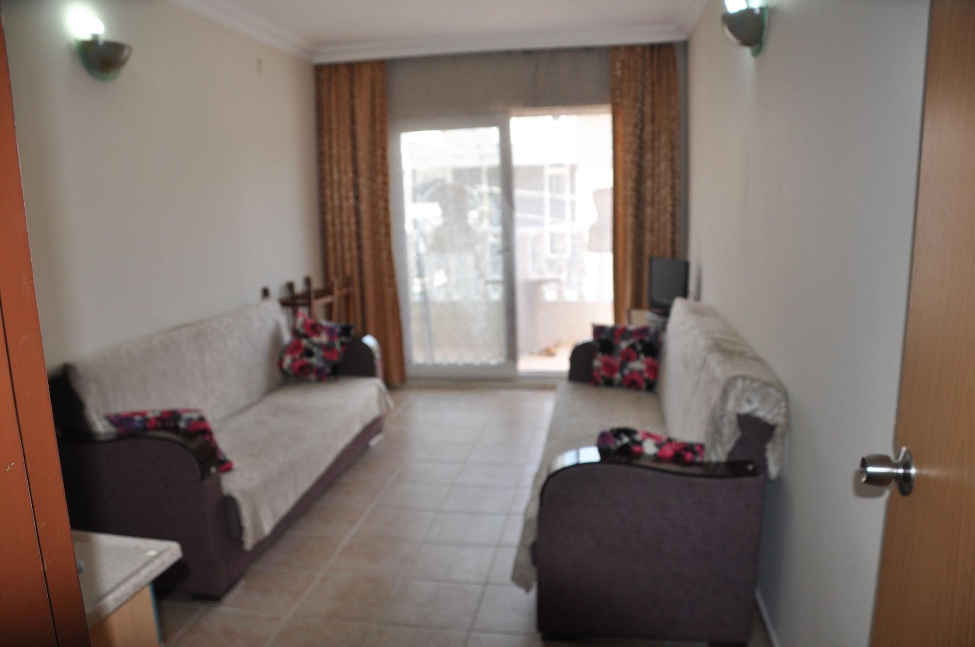 Basils Hotel apartamentowy 2*