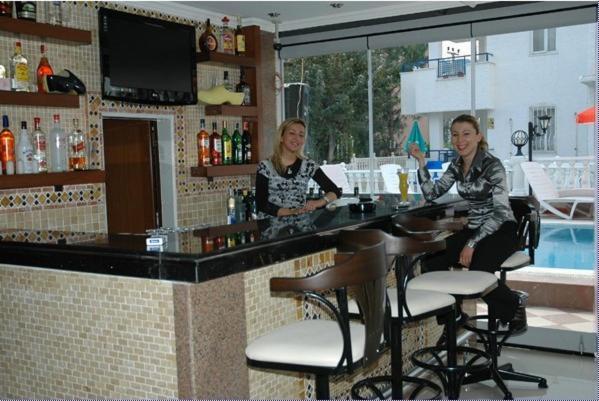 Hotel apartamentowy Basils 2*