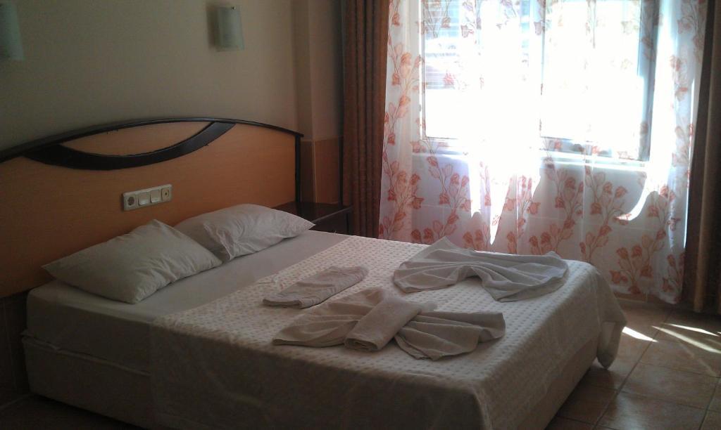 Hotel apartamentowy Basils 2*